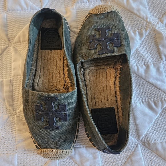 Tory Burch Weston Green Espadrille Flats with Canvas Top & Logo, Size 5.5 - Picture 2 of 8